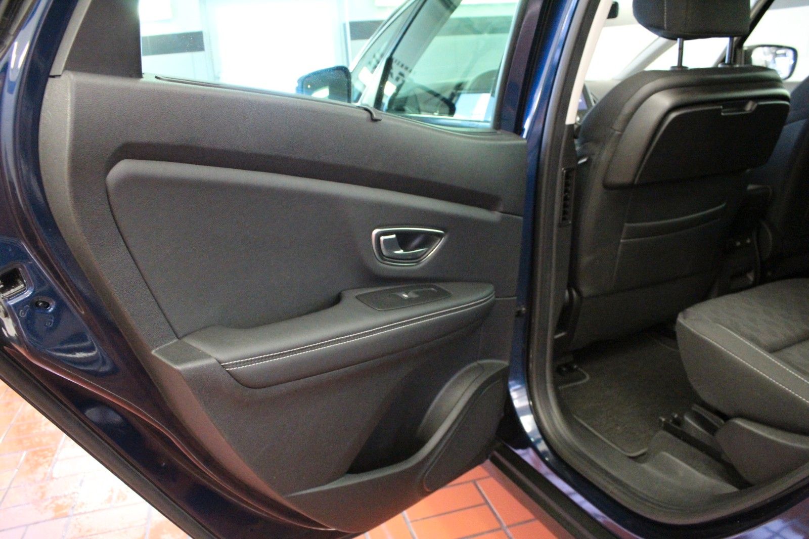 Fahrzeugabbildung Renault Scenic TCe 140Limited Edition*Sitzhzg*AHK*