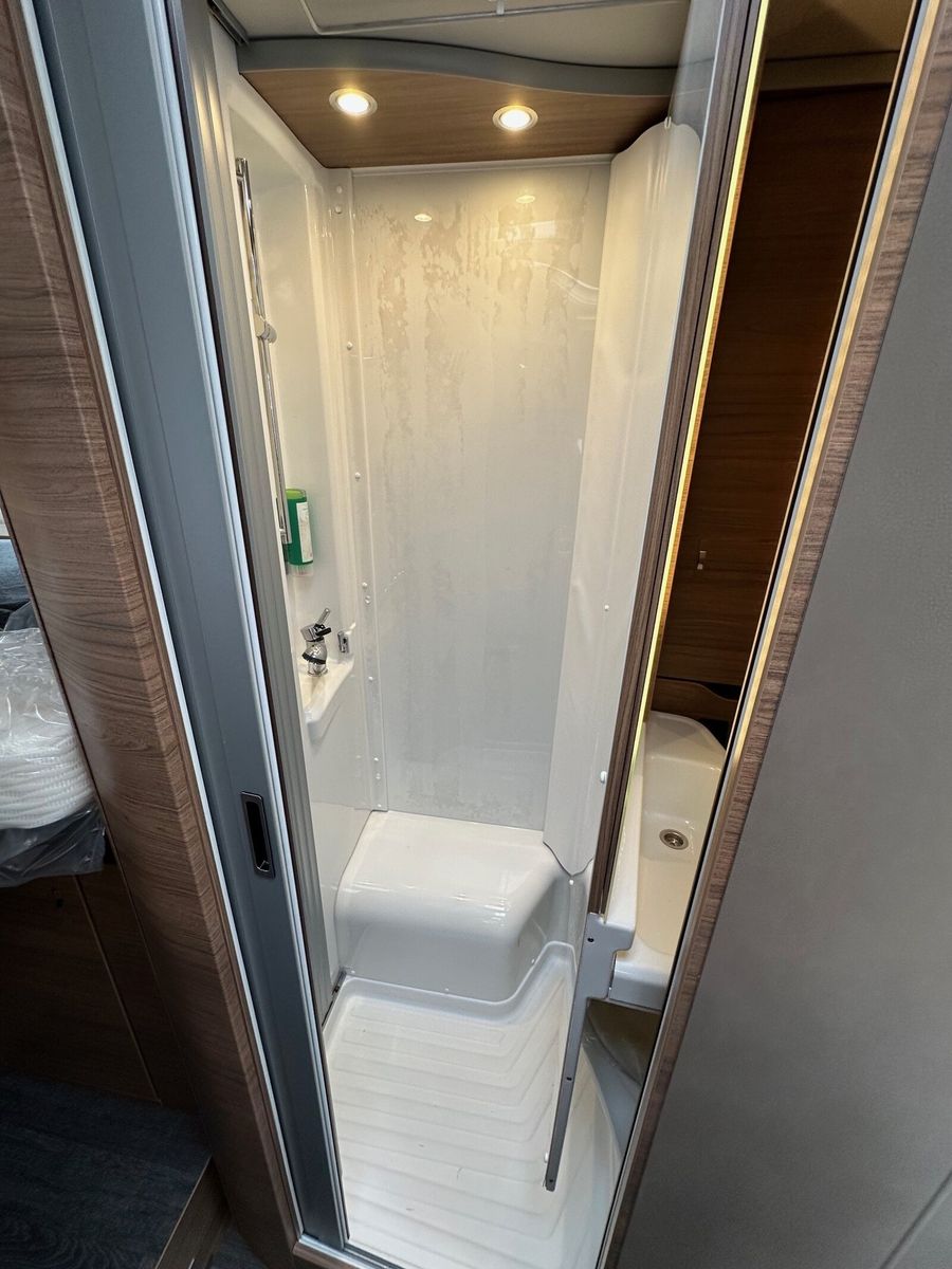 Fahrzeugabbildung Knaus Van TI VW VANSATION 640 MEG Combi 6D Lithium