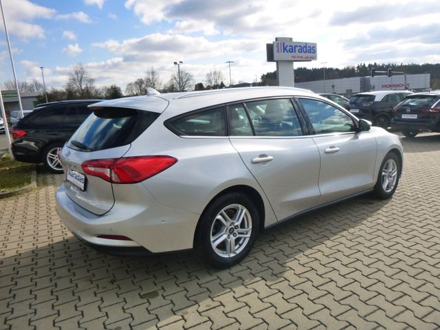 Fahrzeugabbildung Ford Focus Turnier >NAV/LED/KAM/PDC/SHZ<