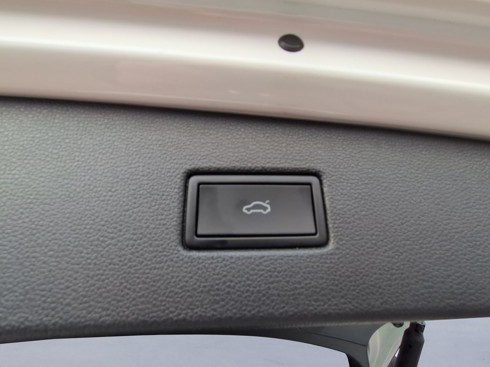 Tiguan 1.5 TSI DSG R Line KAMERA+MATRIX+NAVI