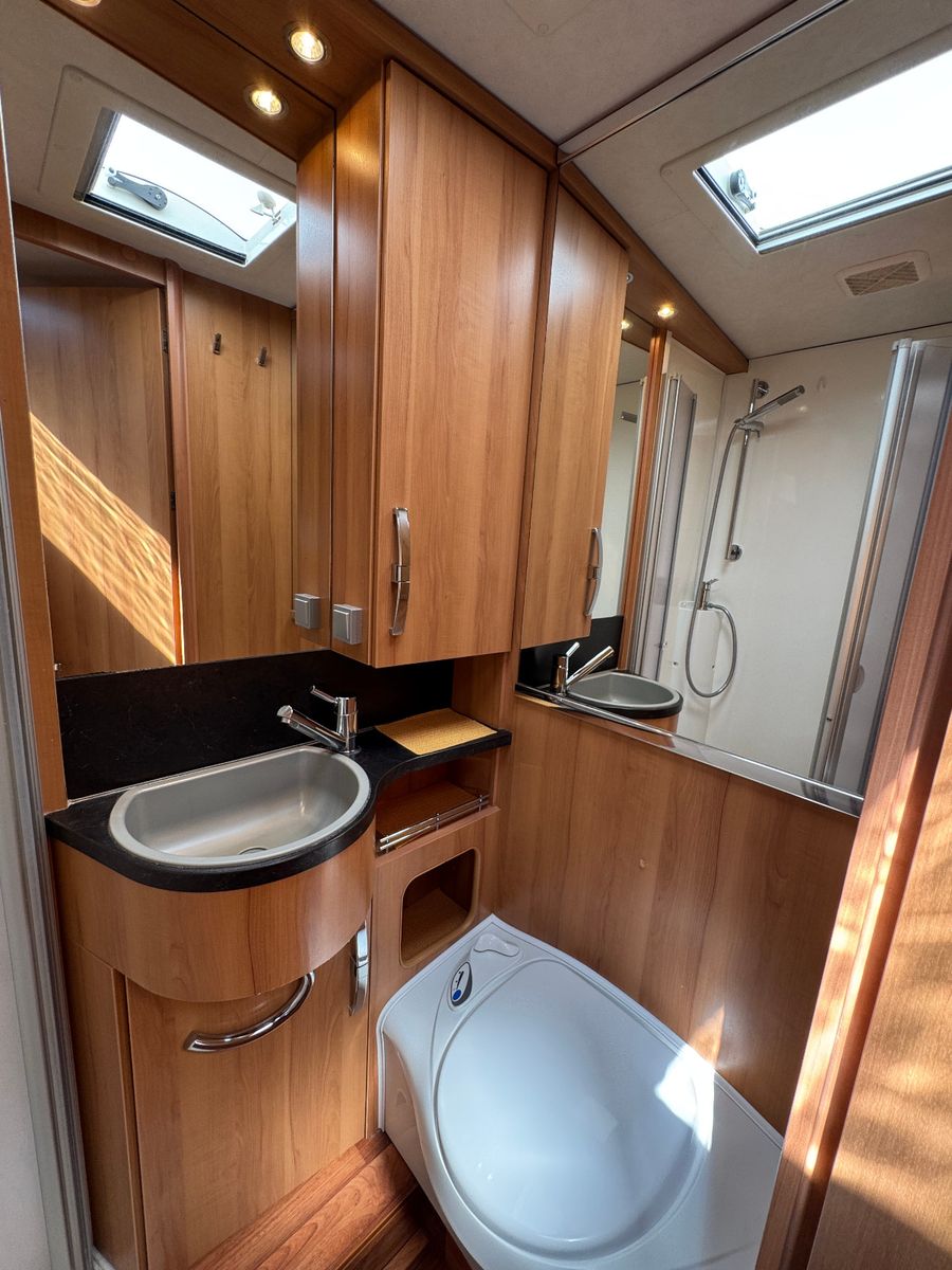 Fahrzeugabbildung HYMER / ERIBA / HYMERCAR T 614 CL 2X2 EXCLUSIVE LINE DUCATO MAXI SOLAR 1H