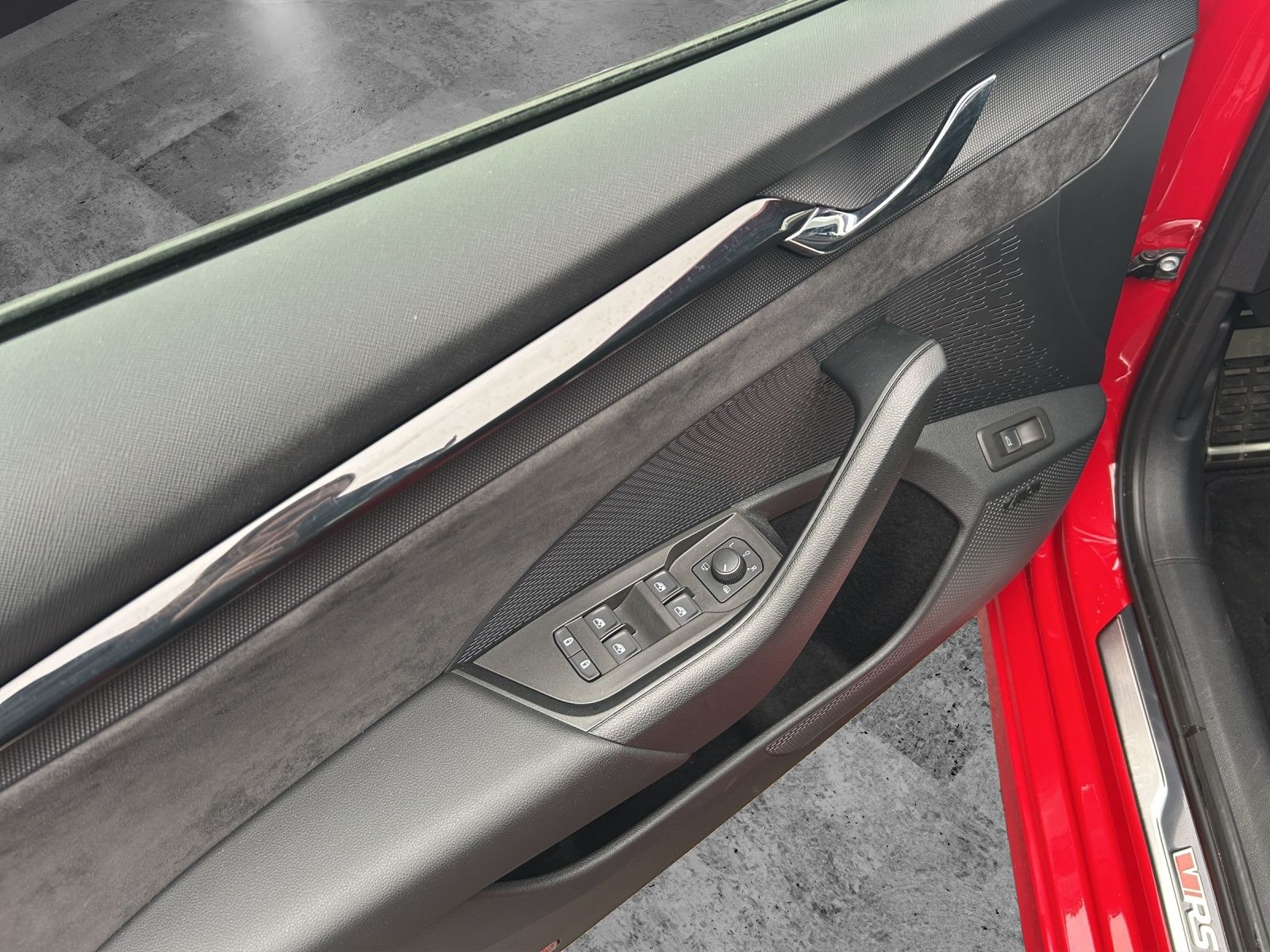 Fahrzeugabbildung SKODA Octavia Combi TDI RS DSG Matrix Navi HUD ACC RFK