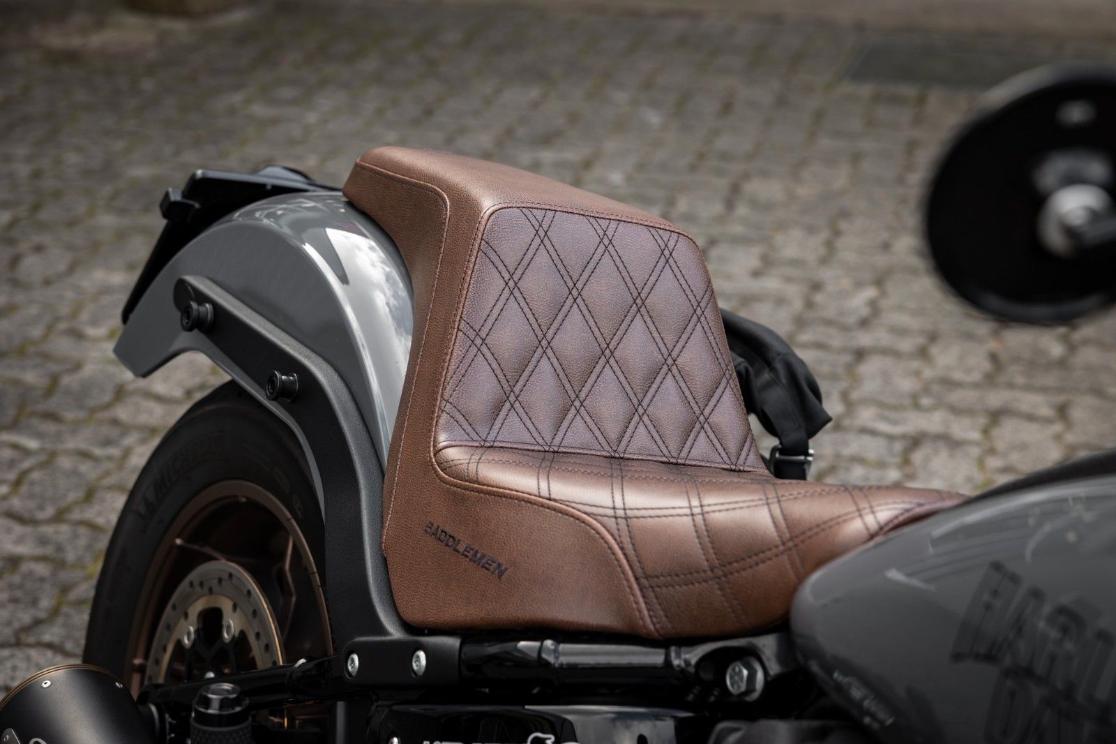 Fahrzeugabbildung Harley-Davidson FXLRS LOW RIDER S 117 CUI - JEKILL&HYDE -