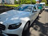 Mercedes-Benz E 300 de T Autom. - - Mercedes-Benz E 300 in Hamburg