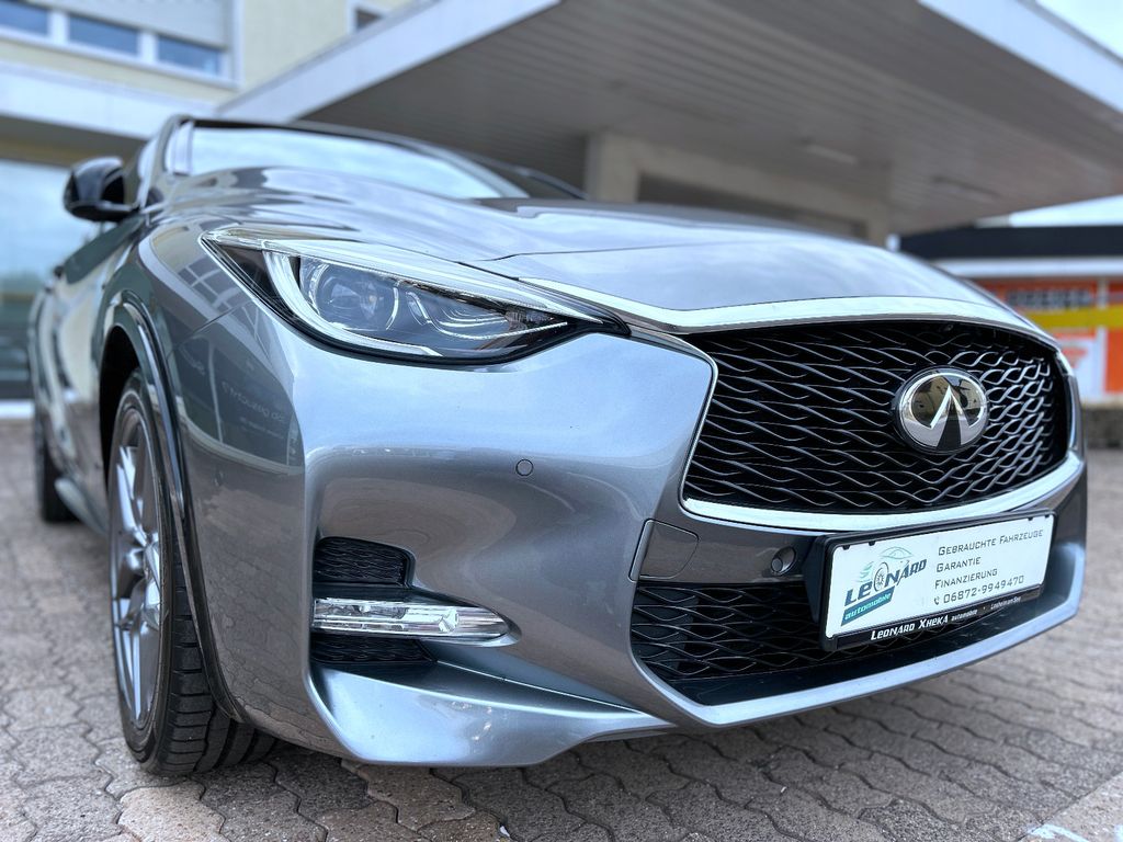 Infiniti Q30