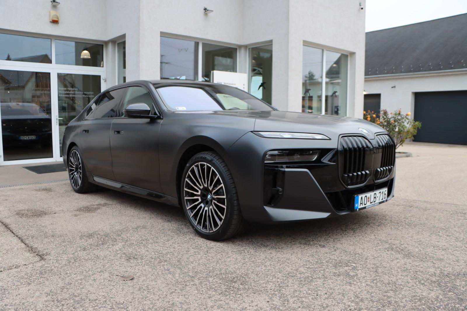 BMW 740d MPro, Exec, Innov, Indiv, B&W net €101k