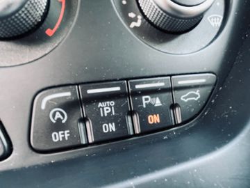 Ford KUGA* AHK*SCHECKHEFT*BEHEIZ.FRONT* SOMMERWINTER