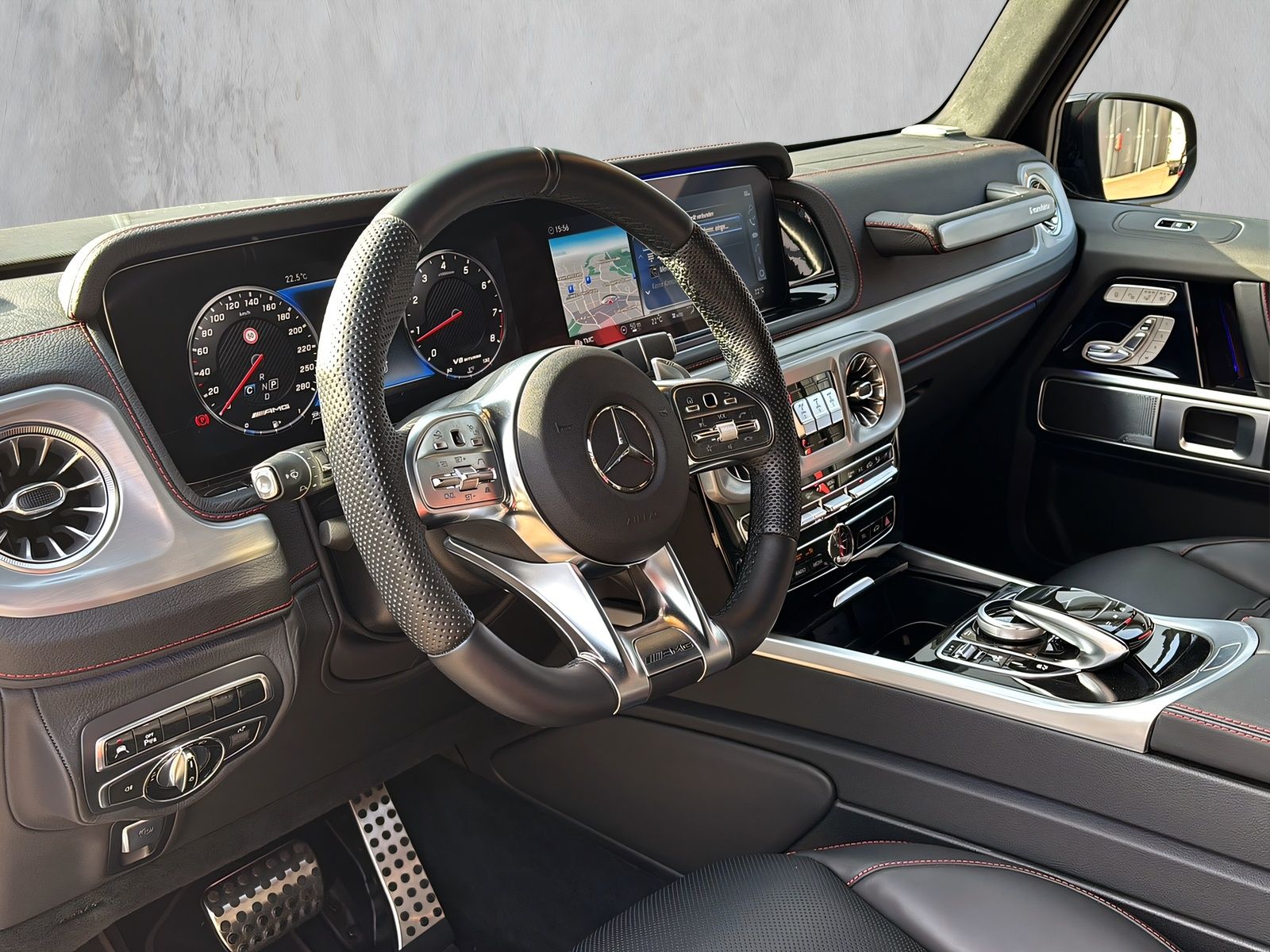 Fahrzeugabbildung Mercedes-Benz G 63 AMG NIGHT GSHD 360° BURMESTER AHK MULTIBEAM