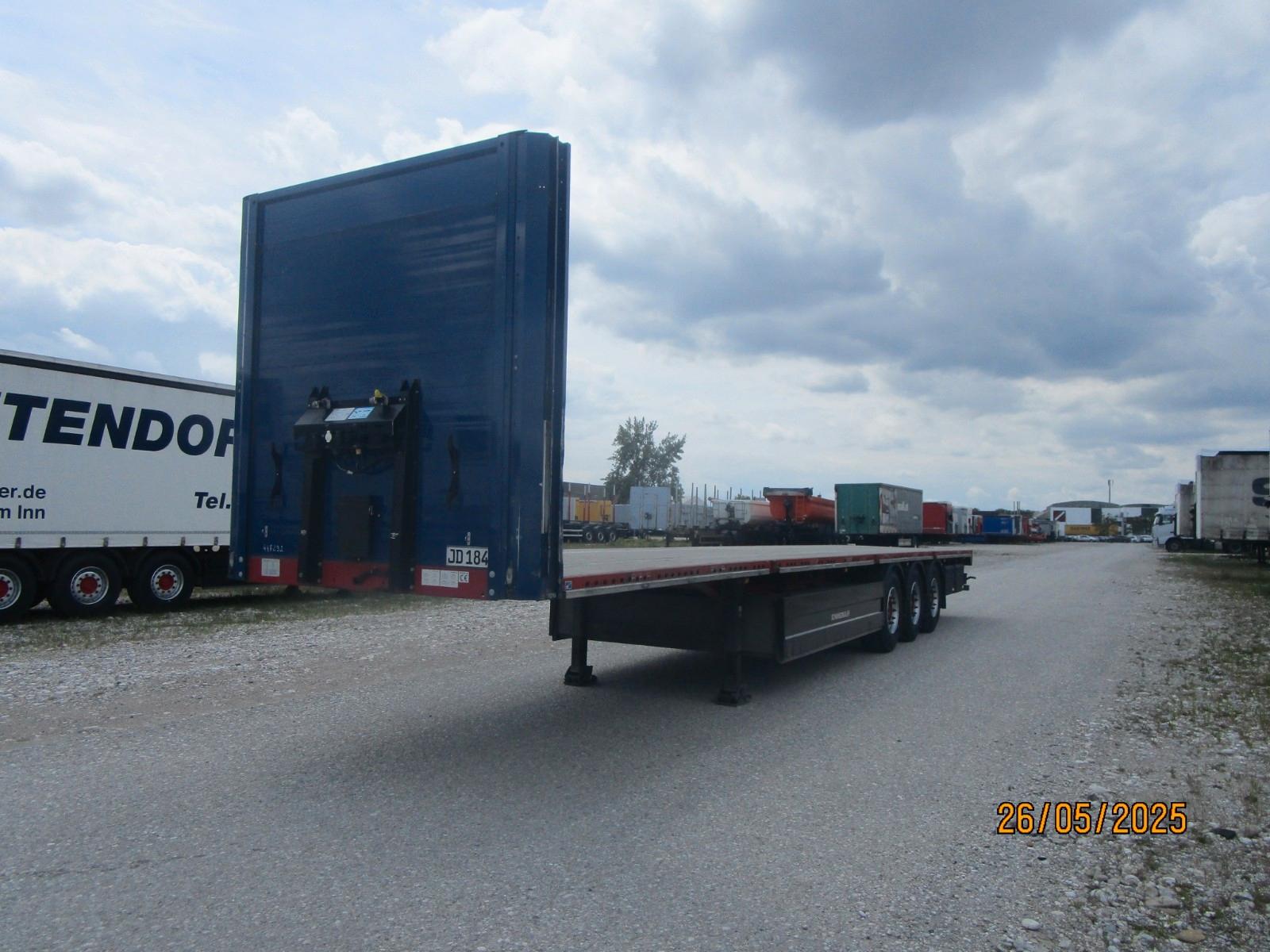 Schwarzmüller 3-Achs-Plateausattelauflieger