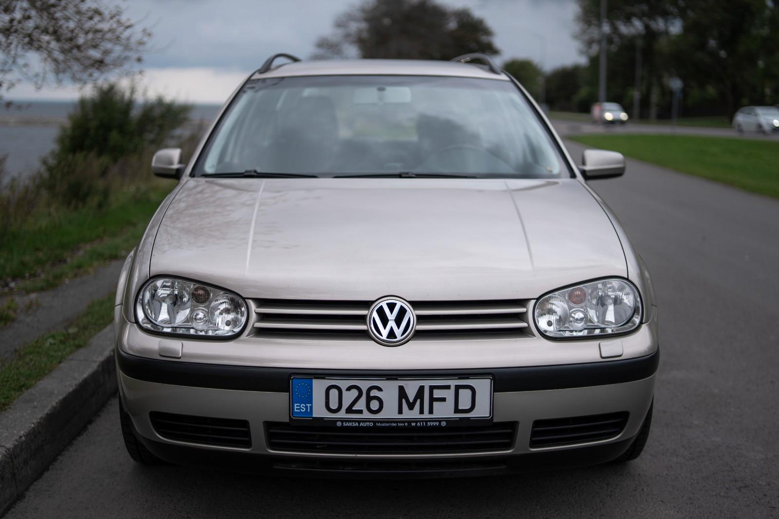 Volkswagen Golf 2005 — двигун 1.598 cm³, 105 HP (77kW)