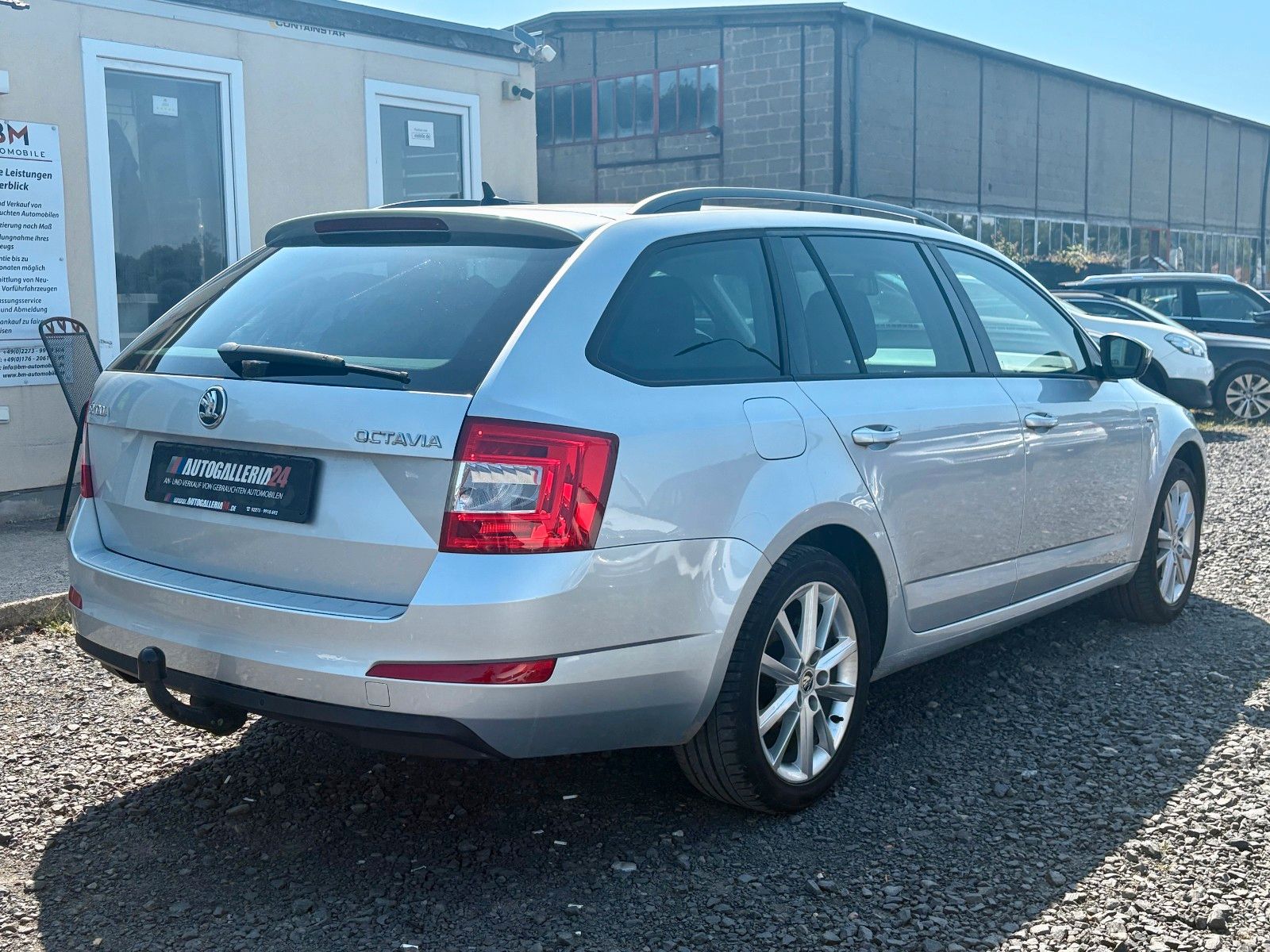 Fahrzeugabbildung SKODA Octavia 2.0 TDI Combi Joy DSG Navi Xenon SCHECKH
