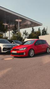 Volkswagen Golf 2.0 TSI DSG GTI adidas GTI - Volkswagen Golf: GTI Adidas