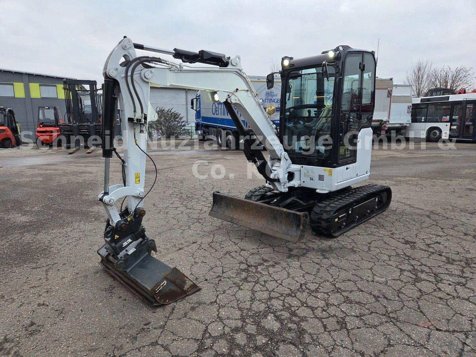 CAT 303CR Powertilt MS03 BStd: 812h inkl. Garantie