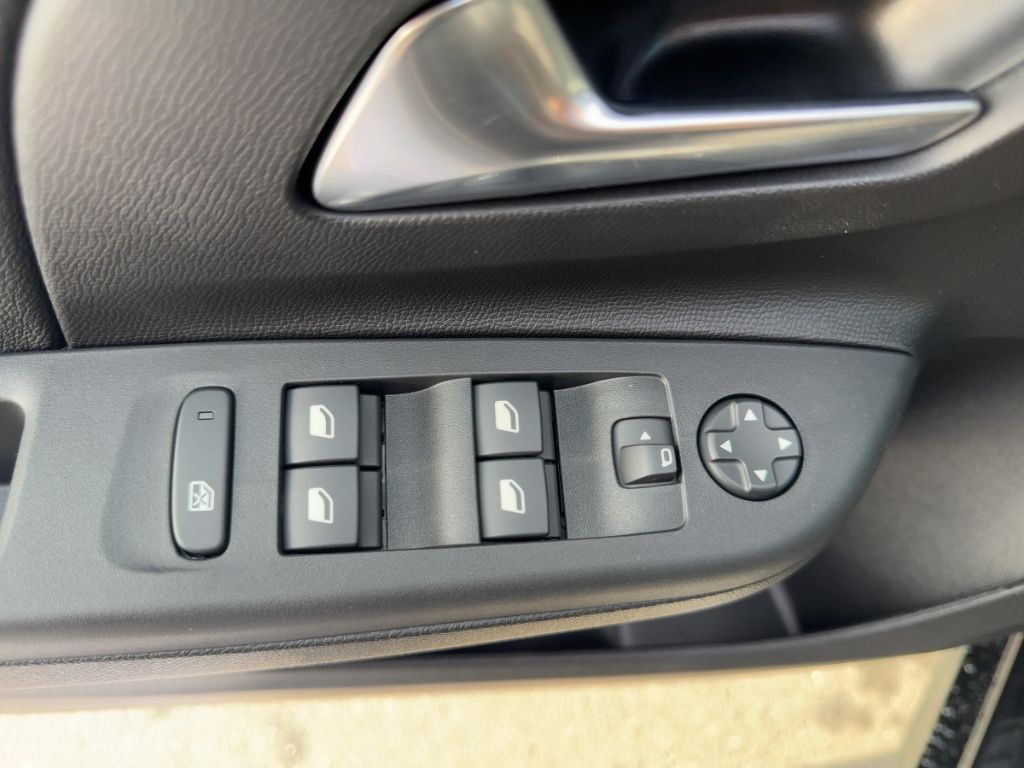 Fahrzeugabbildung Opel Corsa GS ALLWETTER  WINTERPAKET