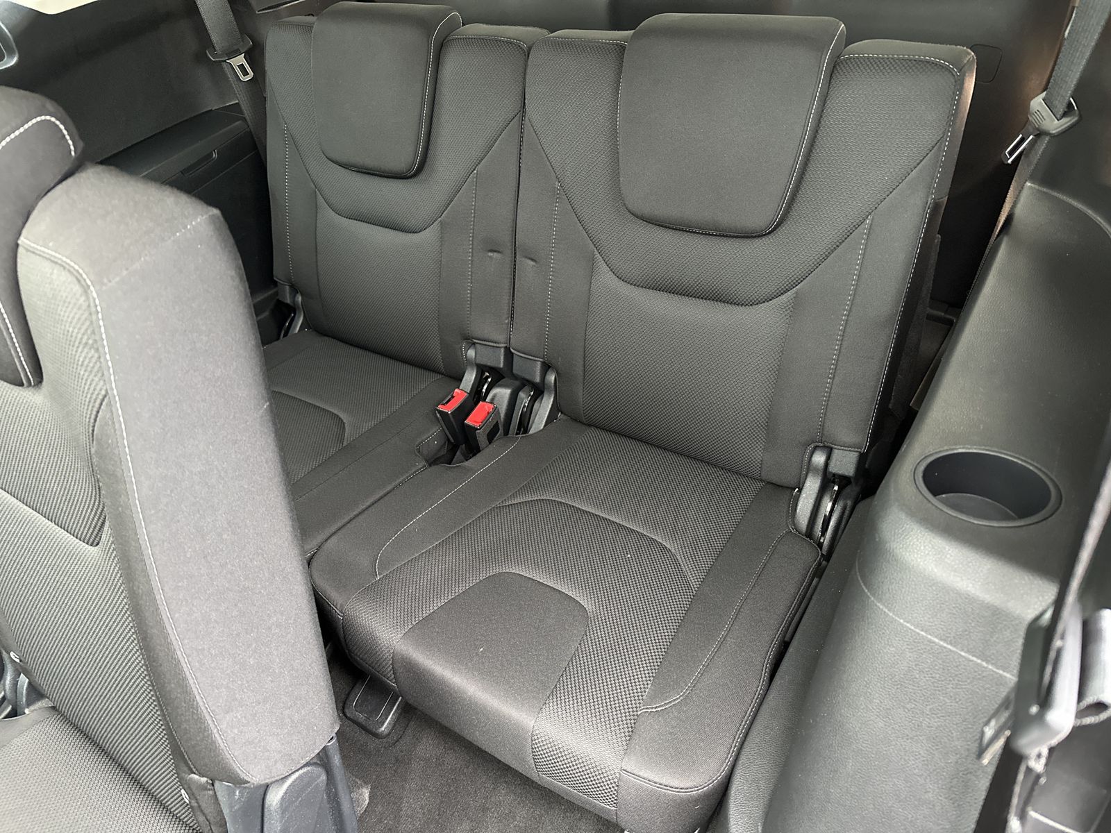 Fahrzeugabbildung Ford S-MAX 2.5 Hybrid 7-Sitzer Titanium NAV+LED+PANO