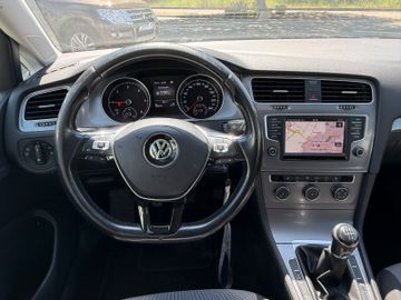 Volkswagen Golf - 11