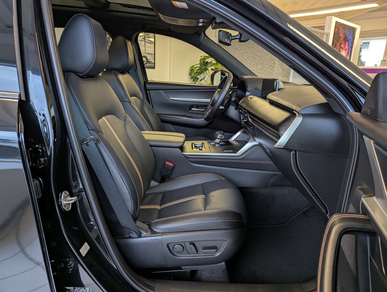 Fahrzeugabbildung Mazda CX-80 3.3L E-SKYACTIV D 254 HOMURA+ 7-Sitze Pano