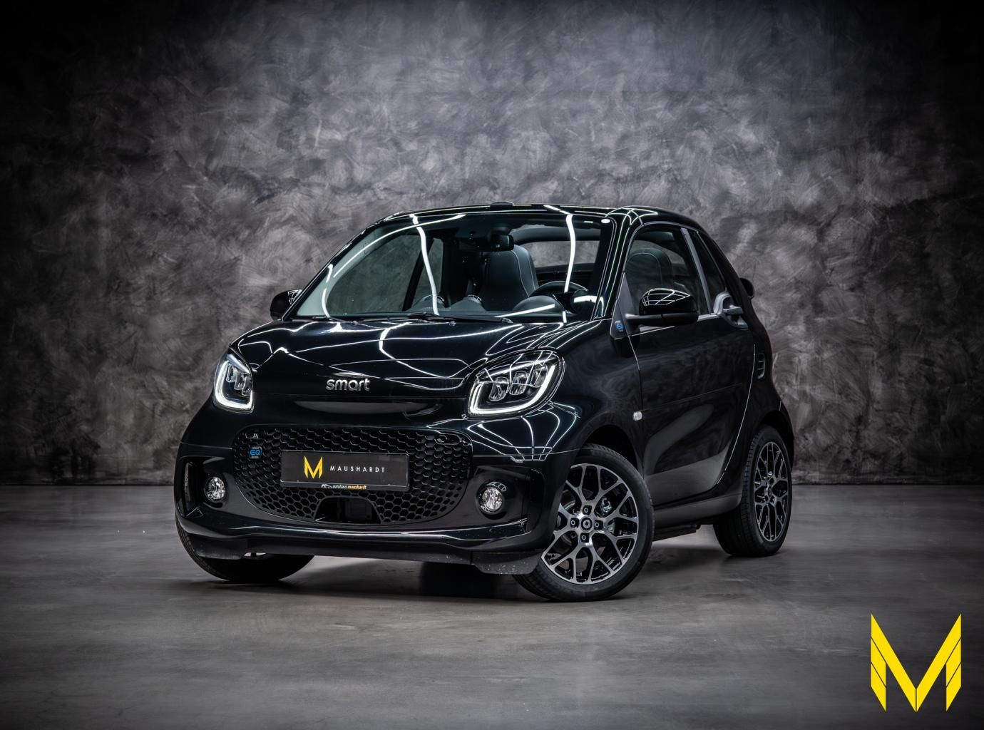 Smart ForTwo EQ cab prime EXCLUSIVE:BLACKER THAN BLACK