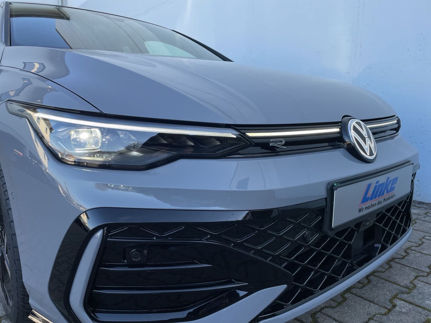 Golf VIII R-Line 2.0TDI DSG H&K/AHK/Pano/HUD/Nav