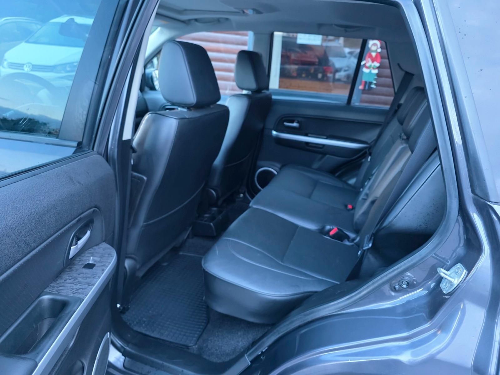 Suzuki Grand Vitara 2.4 VVT 169 ch 4x4 Club • Boîte auto • 5 portes • GPS • Attelage