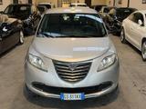 Lancia Ypsilon 1.2 69 CV 5 porte S&S Platinum - silberne Lancia Ypsilon