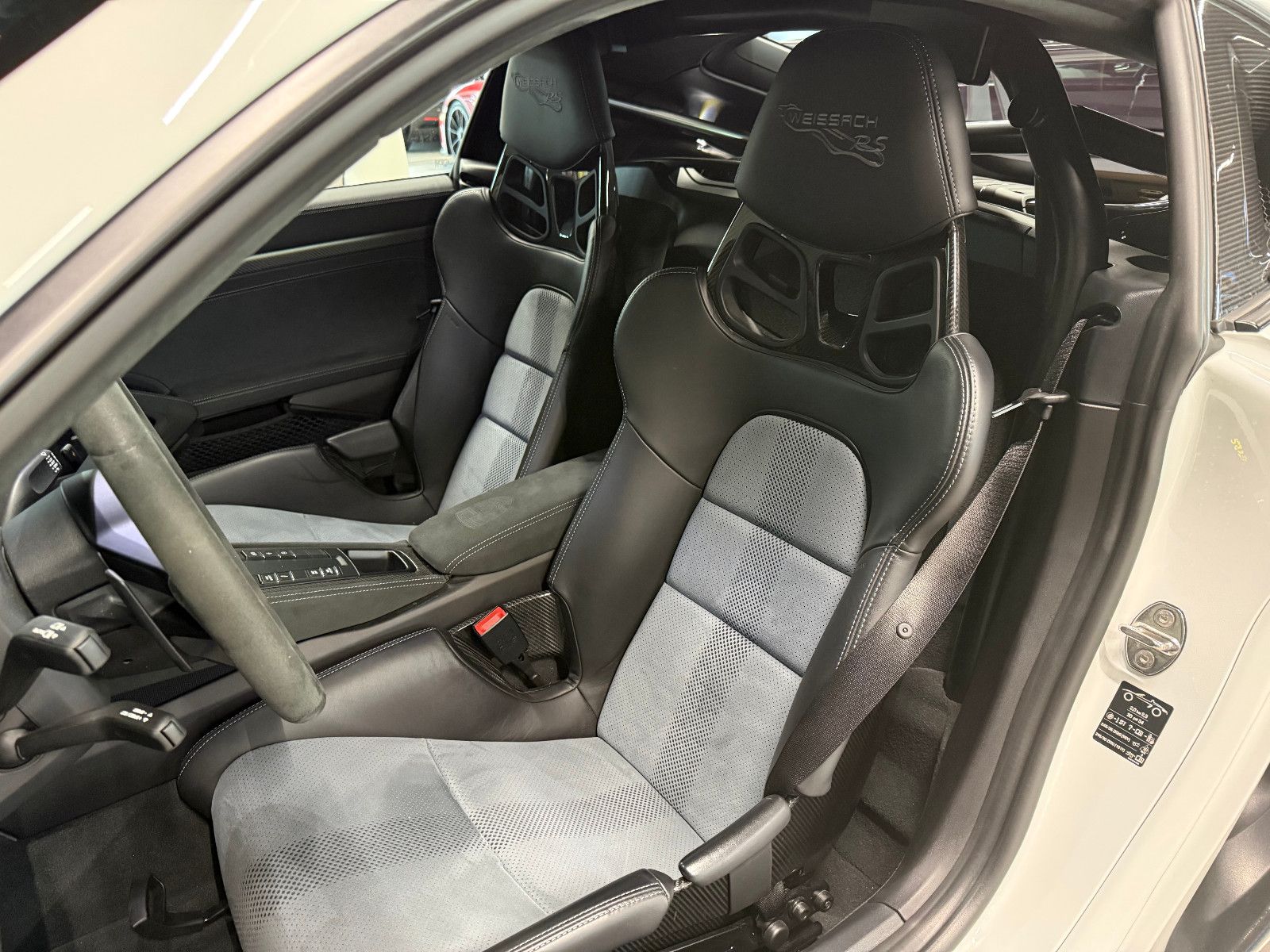 Fahrzeugabbildung Porsche 718 GT4 RS-Weissach-Clubsport-Lift-LED-Kam.-90 L