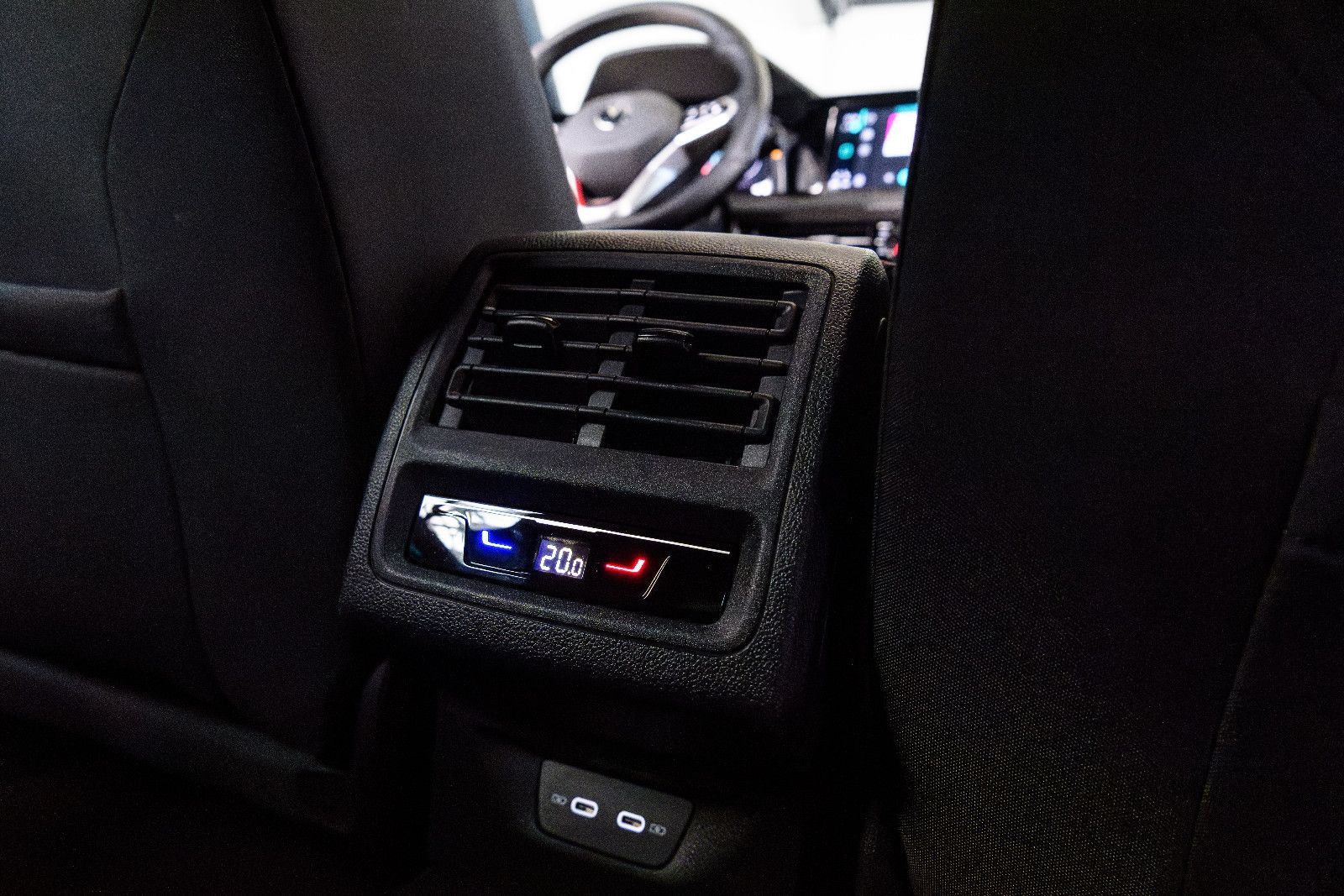 Fahrzeugabbildung Volkswagen Golf VIII GTI +Matrix +Panorama +LED +ACC