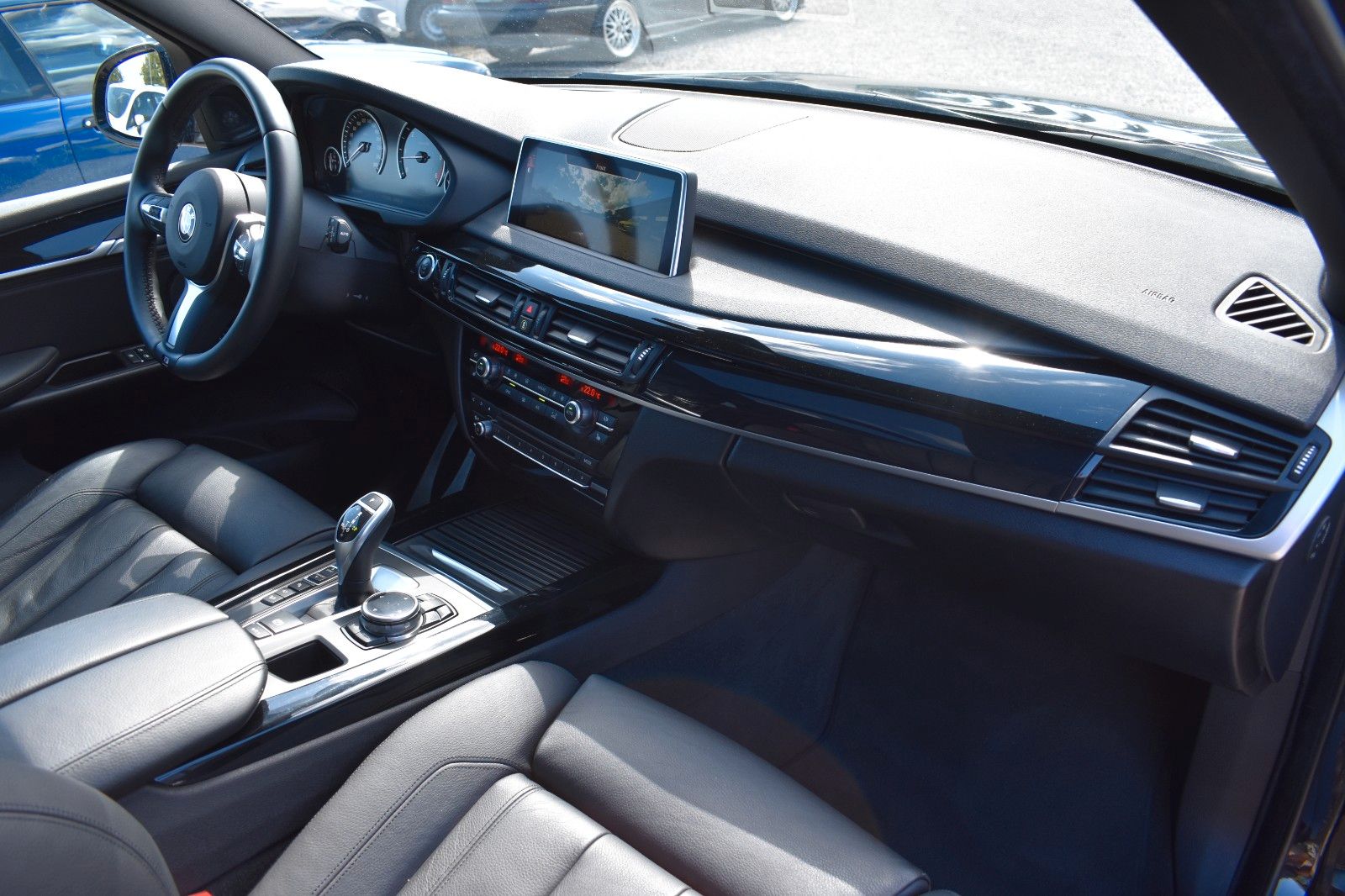 Fahrzeugabbildung BMW X5 40d xDrive M Sport Keyless Pano Kamera LedHUD