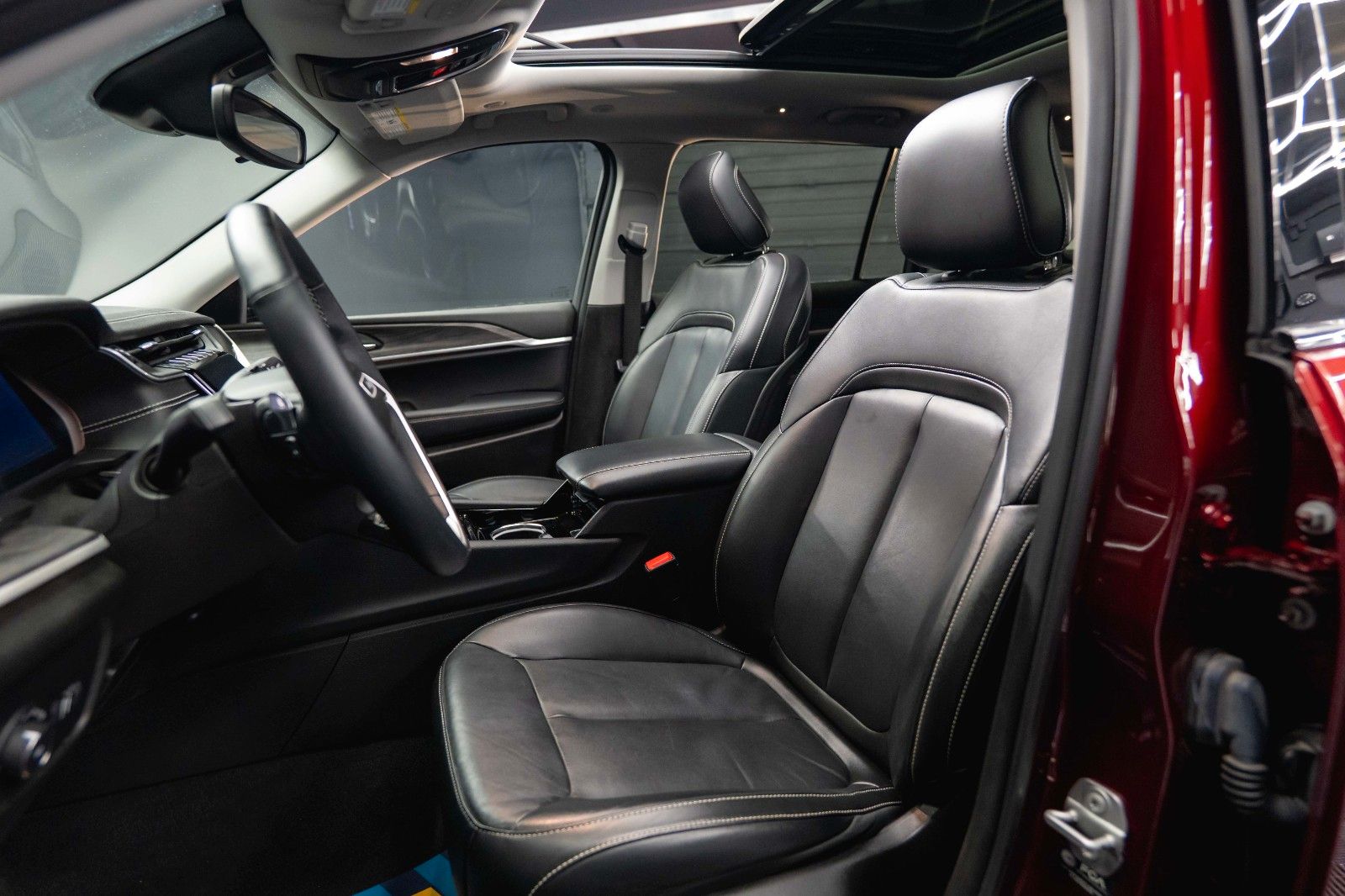 Fahrzeugabbildung Jeep Grand Cherokee 3.6 4x4 LIMITED L Modell 2022 19%