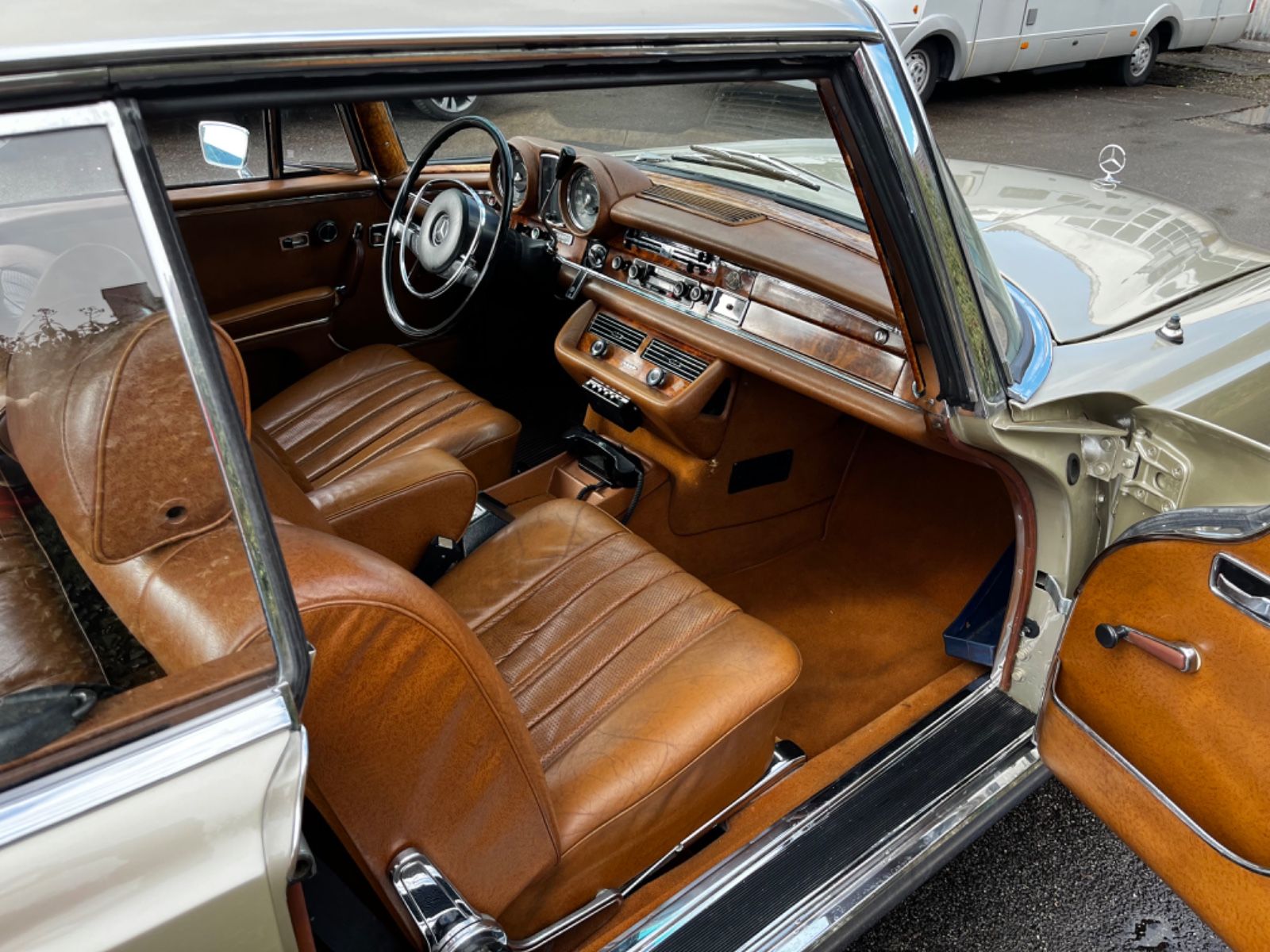 MERCEDES-BENZ 280 18