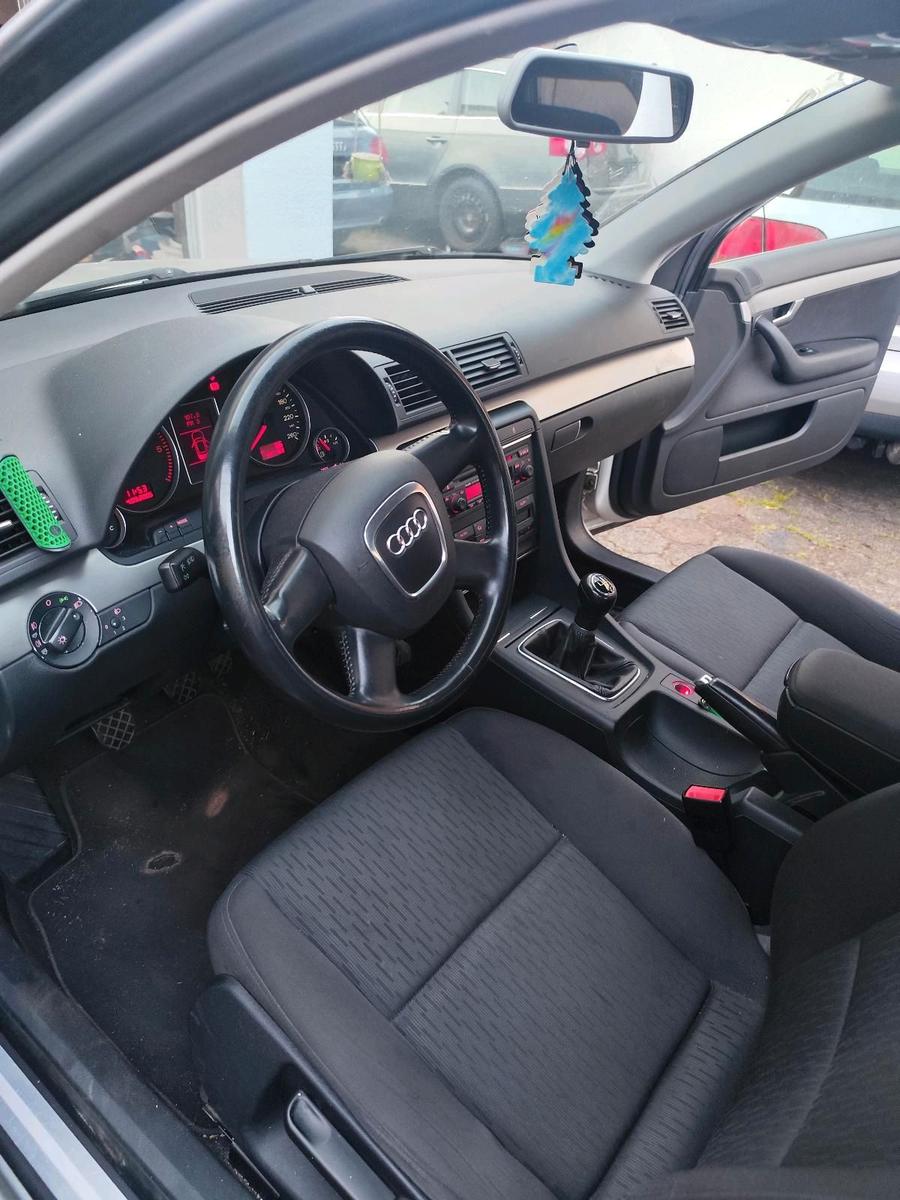 Audi A4 2006 — photo 8