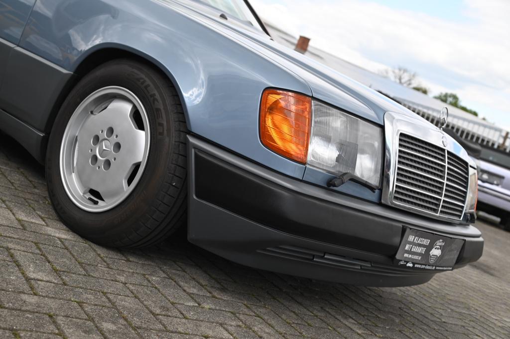 Mercedes-Benz CE 300