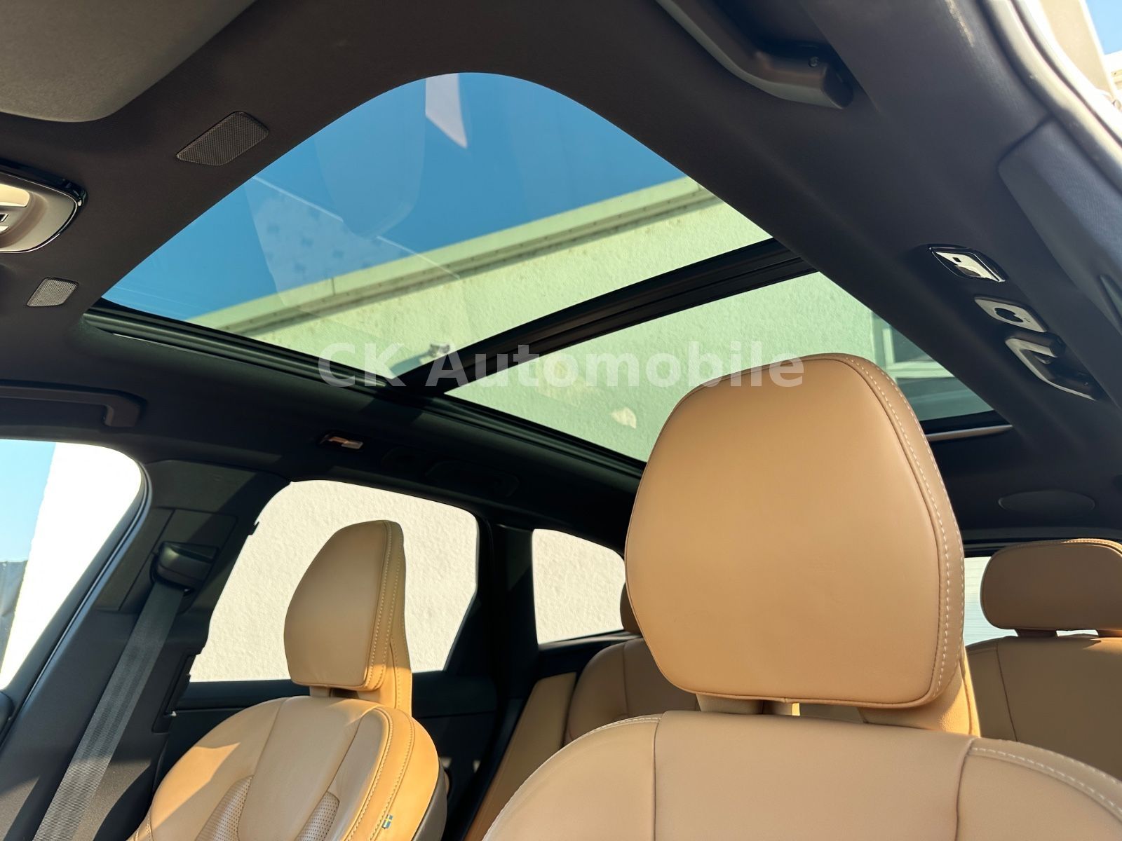Fahrzeugabbildung Volvo XC60 B5 UltimateBright AWD/Head-Up/Pano/360°/AHK
