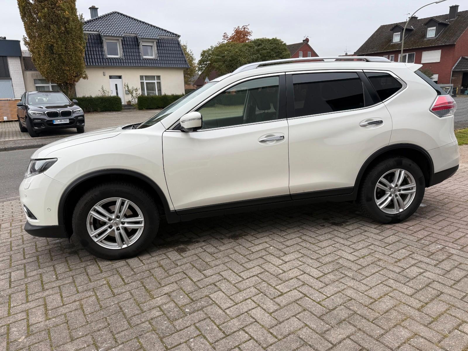 Nissan X-Trail Acenta Automatik Navi Kamera Panorama AH