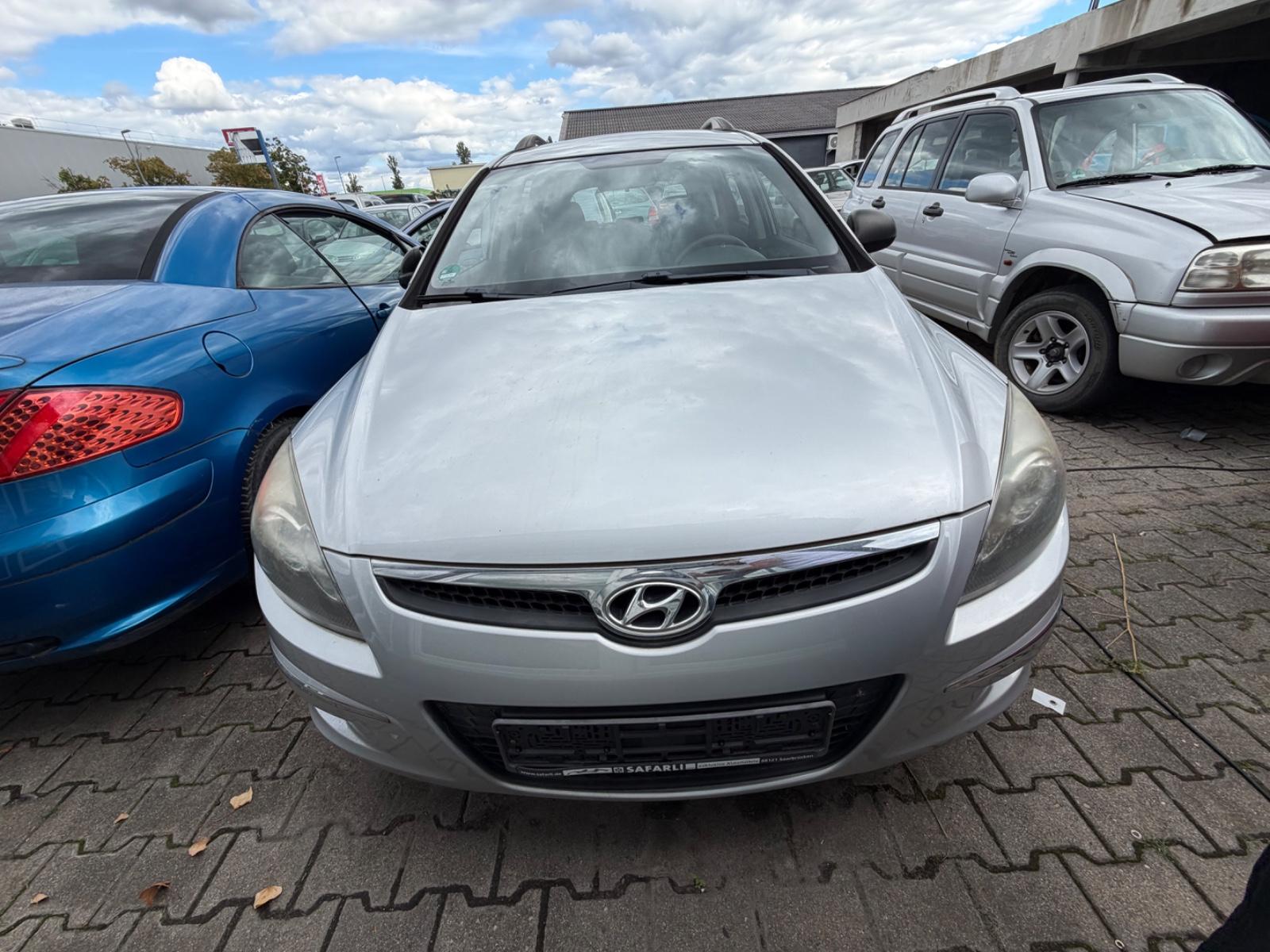 Hyundai i30 2010 — rear view