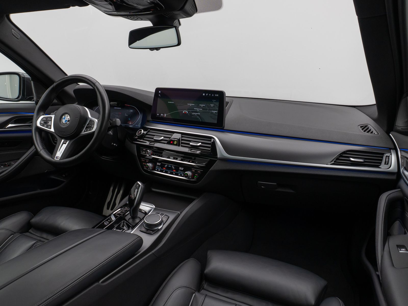 Fahrzeugabbildung BMW M550i xD Laser SoftClos 360°HUD DAB H/K DisplKey