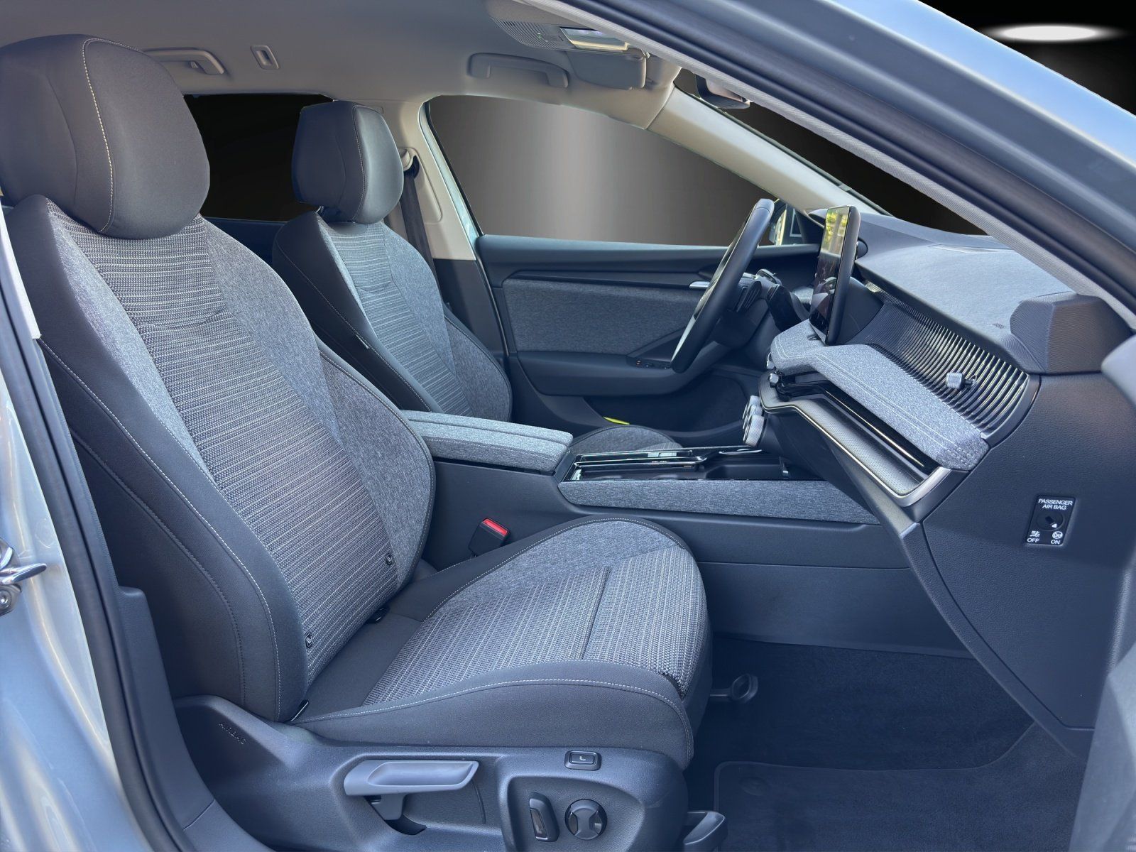 Fahrzeugabbildung SKODA Superb Combi Selection 2,0 TDI 110 kW DSG