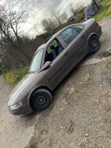 Opel Vectra 1.6 16V Hattrick Schiebedach und Klim... - gebrauchte Opel Vectra aus dem Jahr 1997