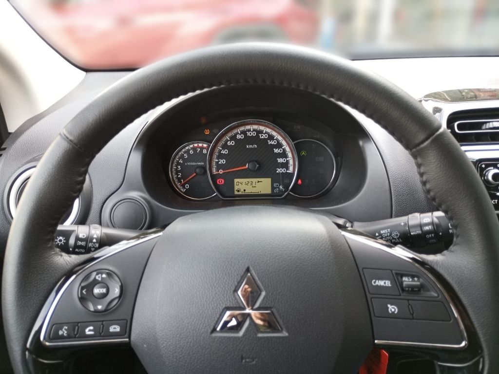 Fahrzeugabbildung Mitsubishi Space Star Intro Edition+1.2 5-Gang