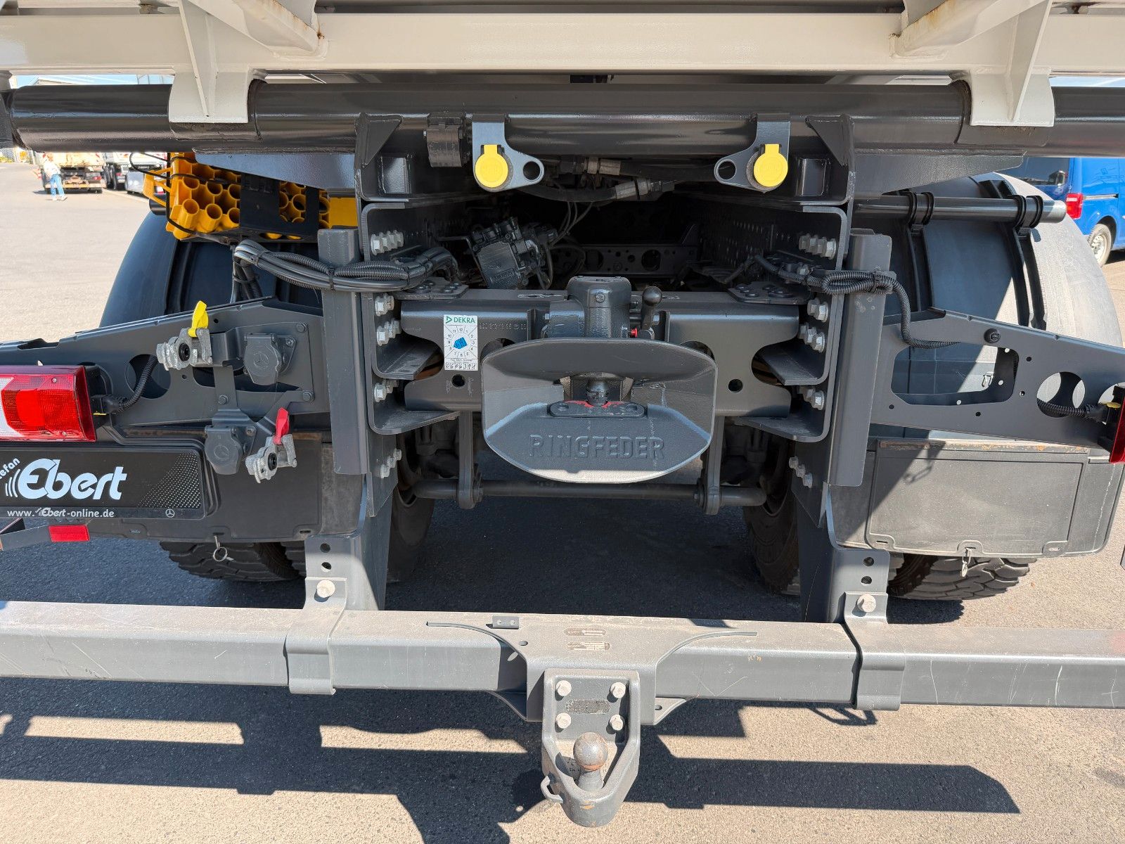 Fahrzeugabbildung Mercedes-Benz Arocs 1832 AK 4x4 Fassi F120B.1.23 E Funk 2xAHK