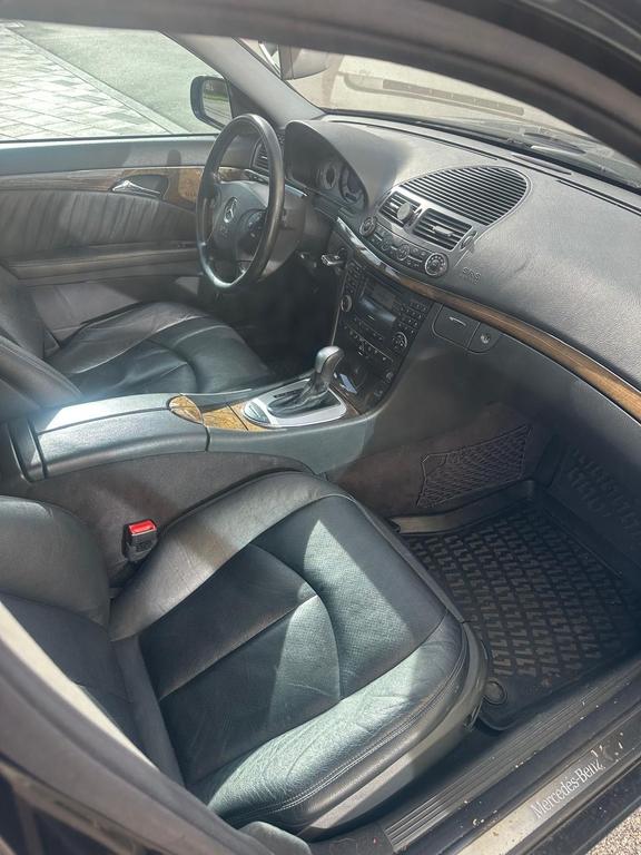Mercedes-Benz E 320