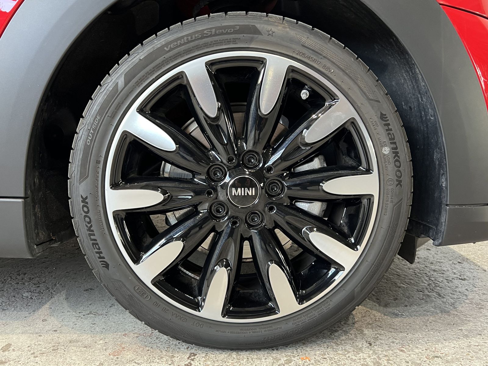 Fahrzeugabbildung MINI Cooper |Head-Up Display |Rückfahrkamera |Sitzhei