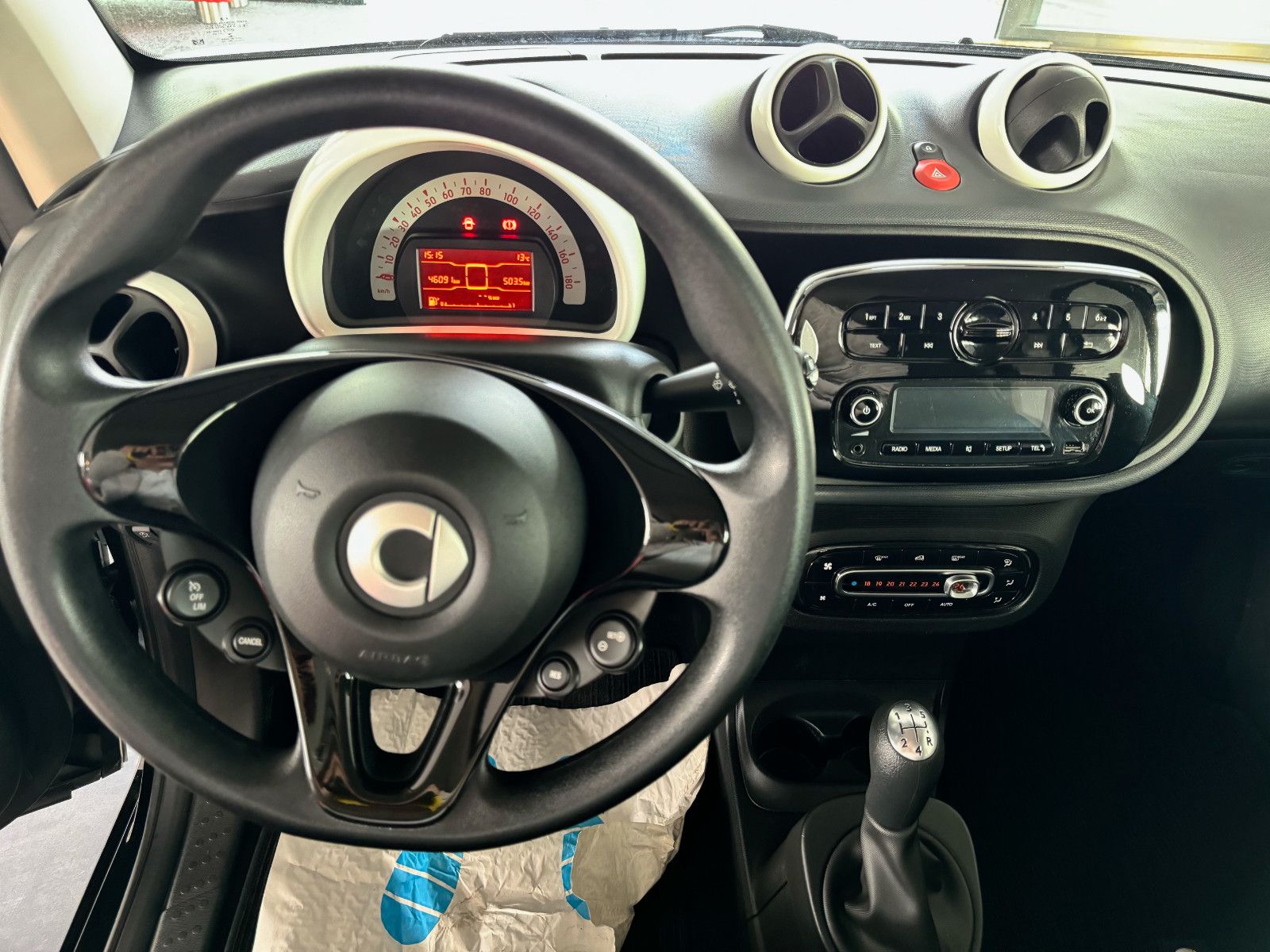 Fahrzeugabbildung Smart ForTwo coupe  / PDC / Radio / Klima