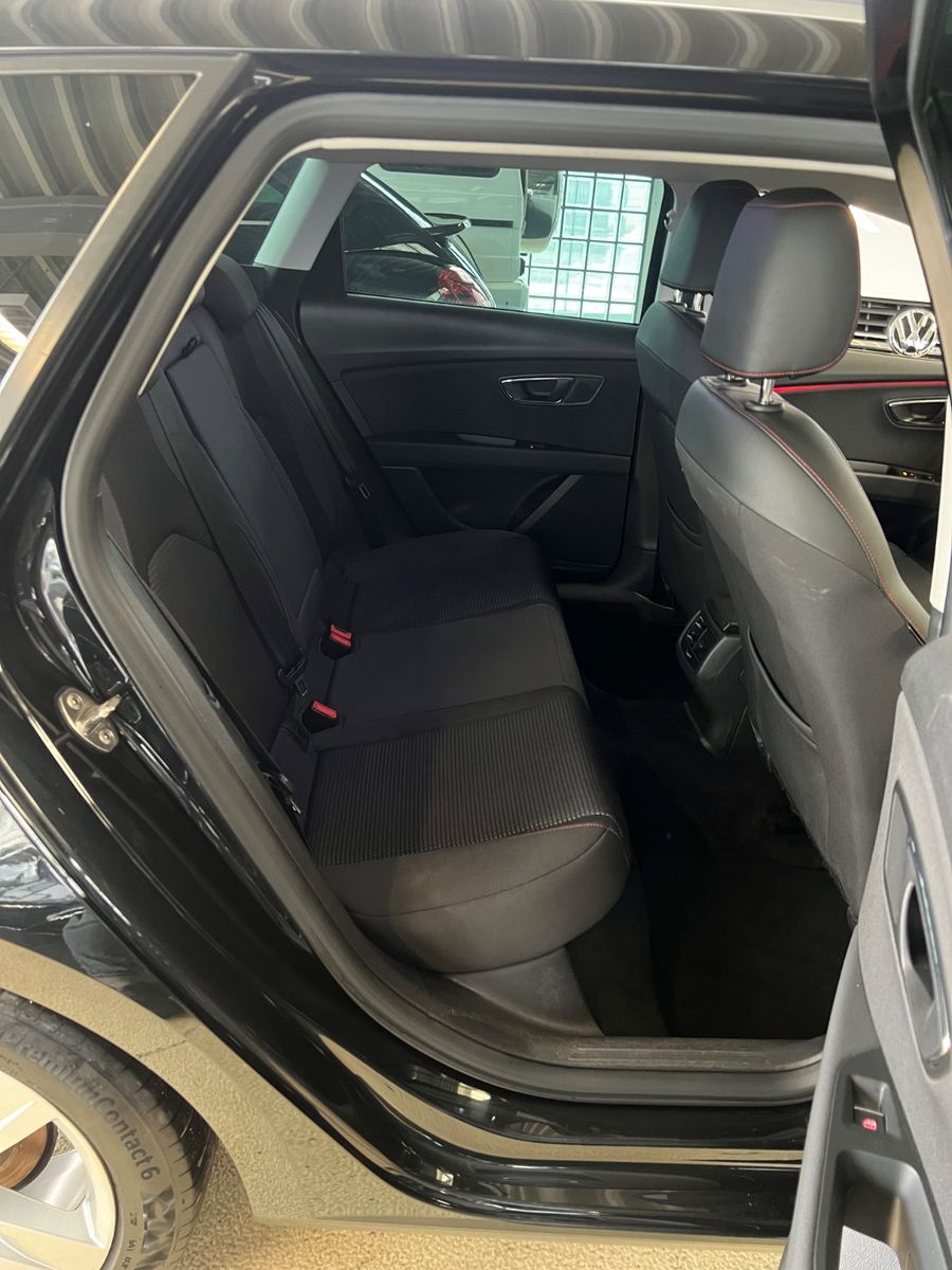 Fahrzeugabbildung SEAT Leon ST FR *AMBIENTE*KAMERA*CARPLAY*