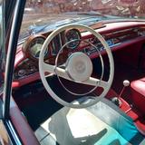 Mercedes-Benz 220  - Mercedes-Benz E 220 mit Benzin-Antrieb: Sportwagen