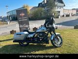 Harley-Davidson FLHX Street Glide mit KessTech Klappenauspuff