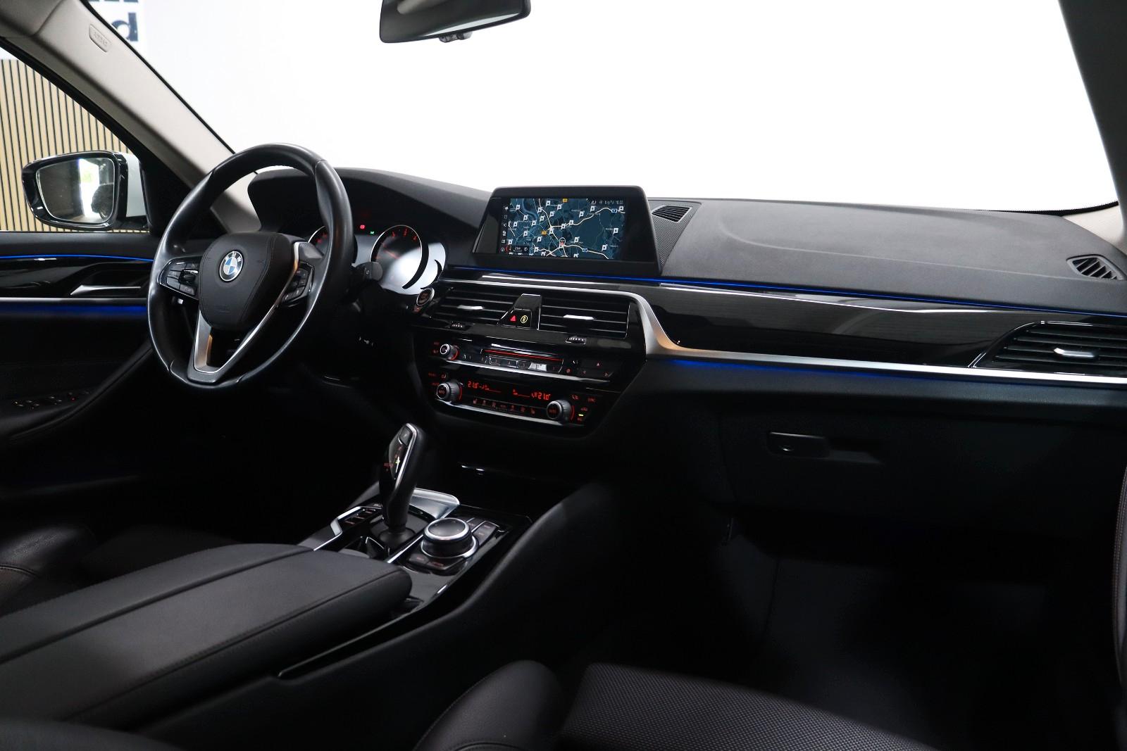 BMW 520i Sportline*SHADOW*LEDER*NAVI*LED*KAMERA
