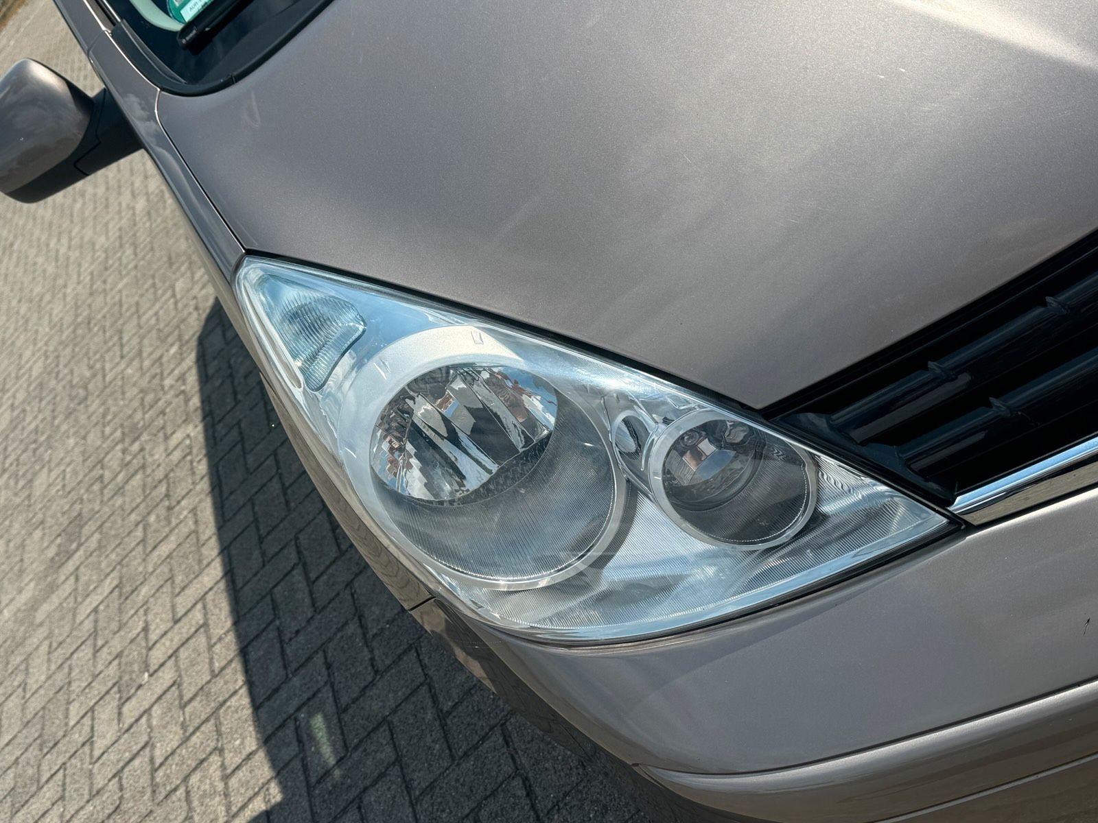 Nissan Note 2010 — фото 13