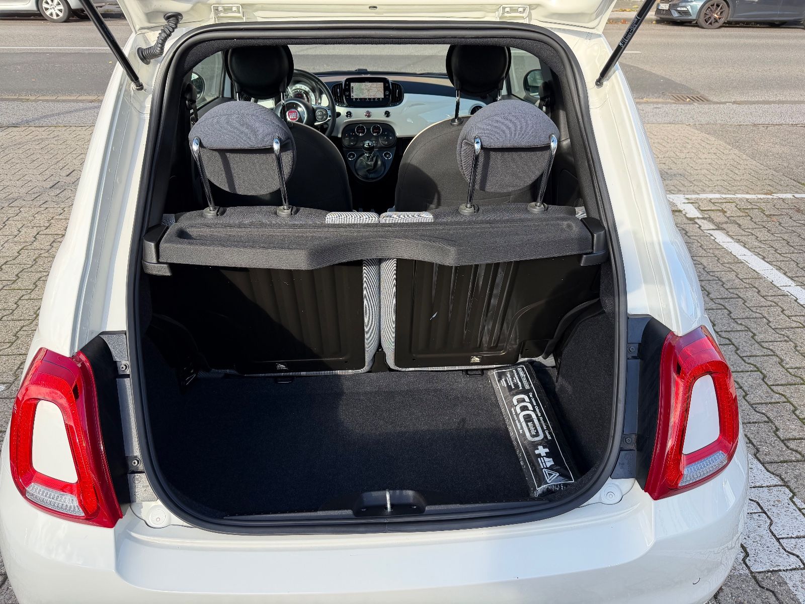 Fahrzeugabbildung Fiat 500 Lounge 1-HAND TEMPOMAT NAVI PDC