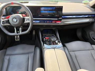 2026 BMW M5 — миниатюра 24